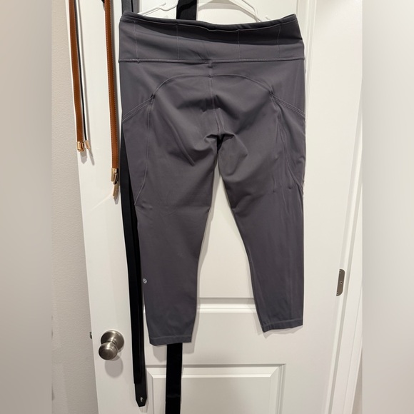 Lululemon - Picture 2 of 3